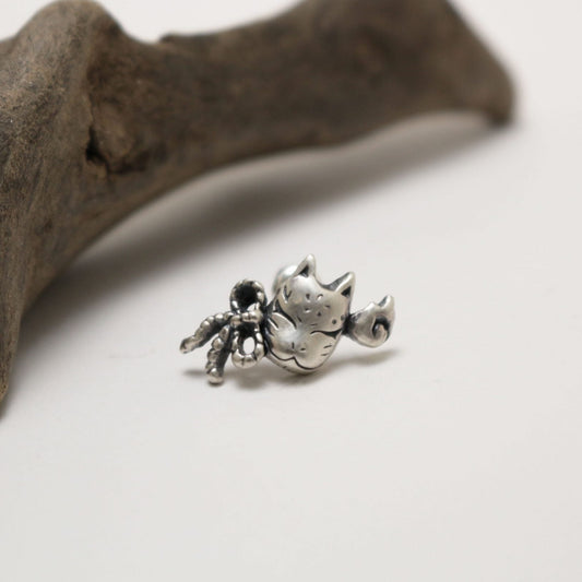 小狐面ピアス-silver