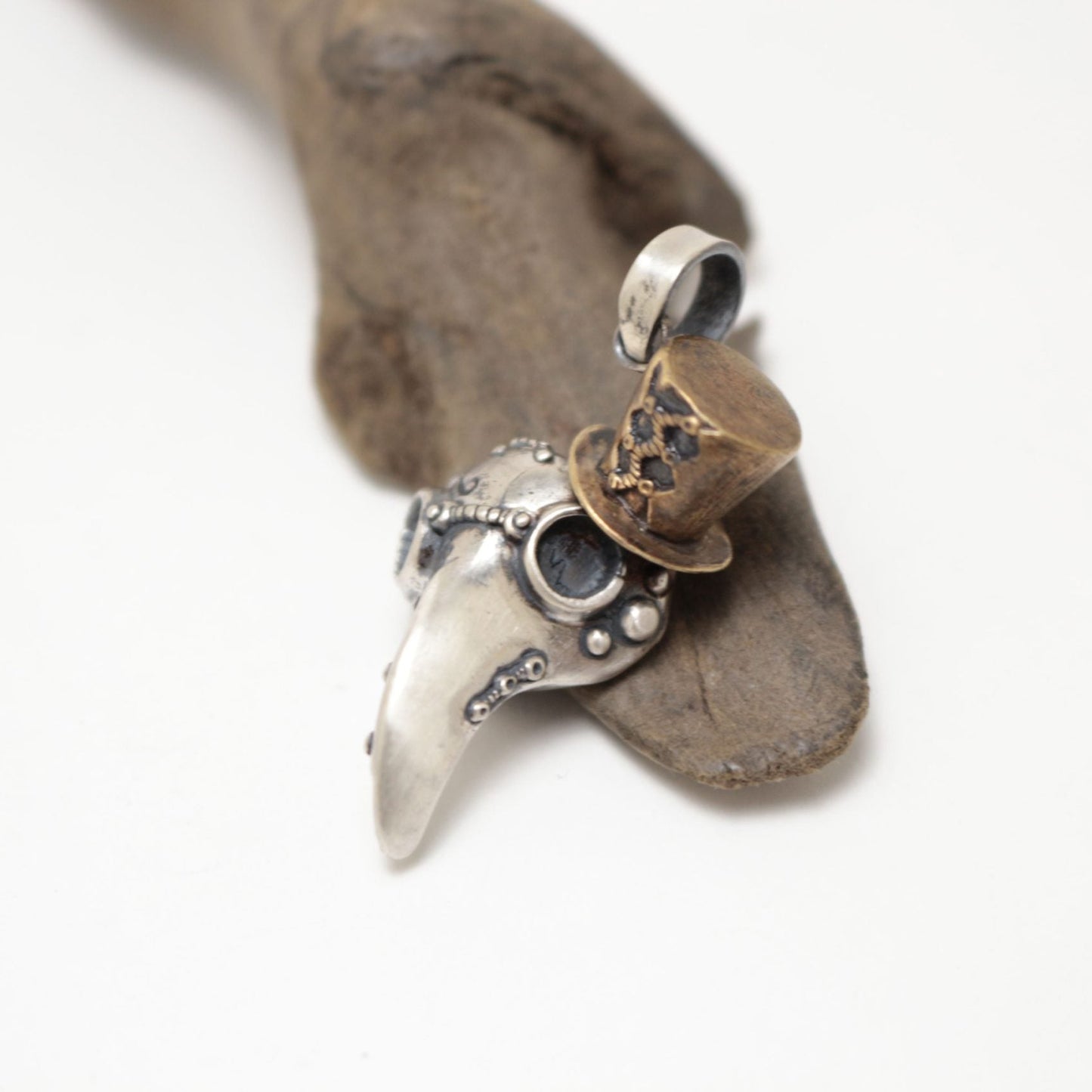 ペストマスクⅡPendant-ドレスコード