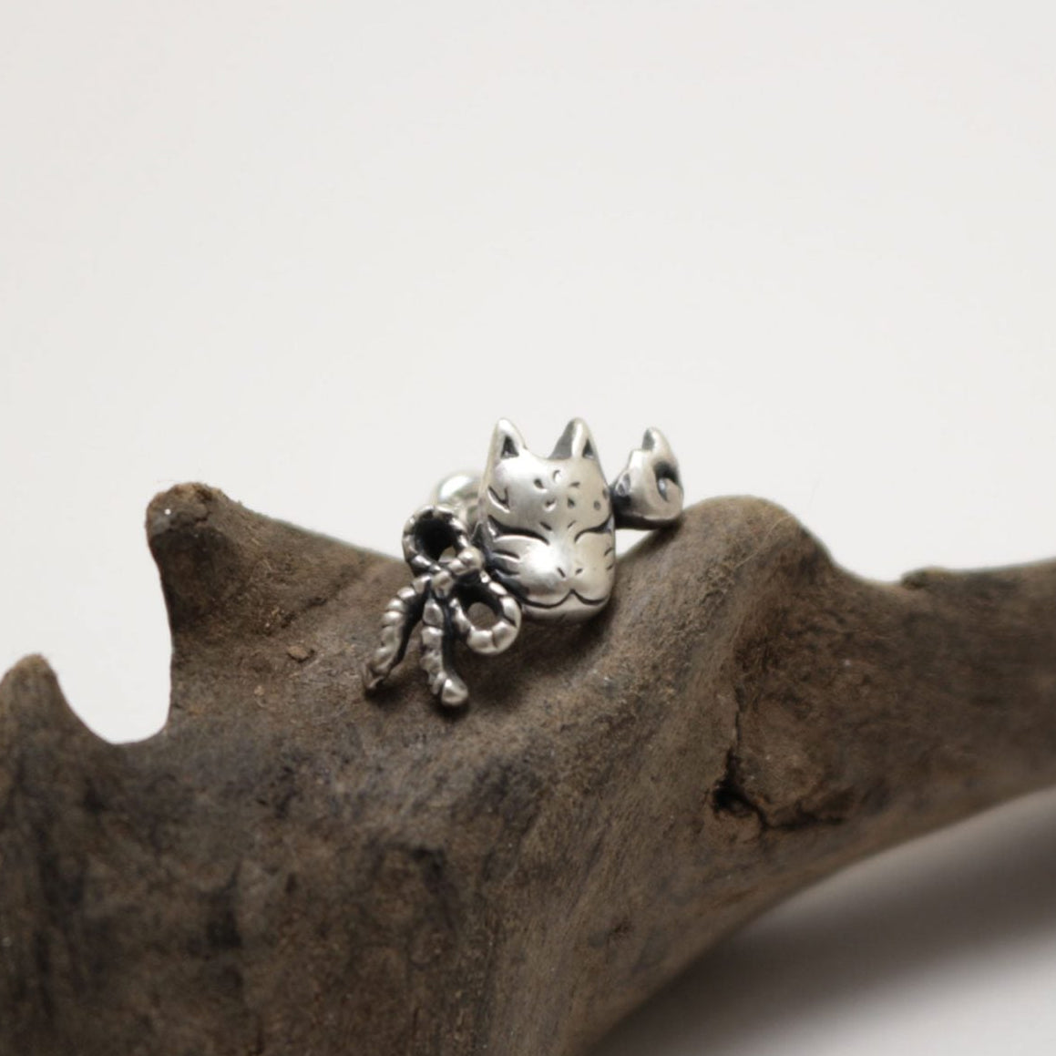 小狐面ピアス-silver