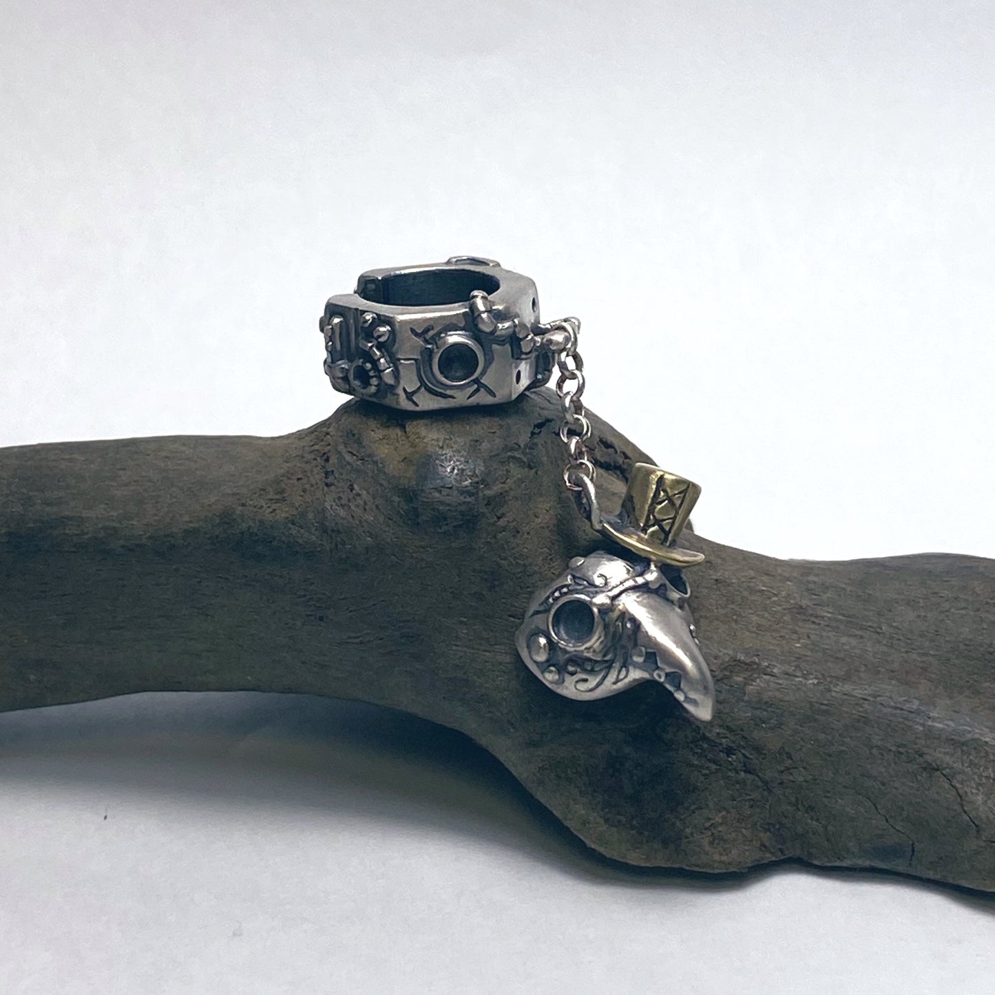 ペストマスクⅡﾊｯﾄｺｰﾃﾞ-六角イヤーカフ