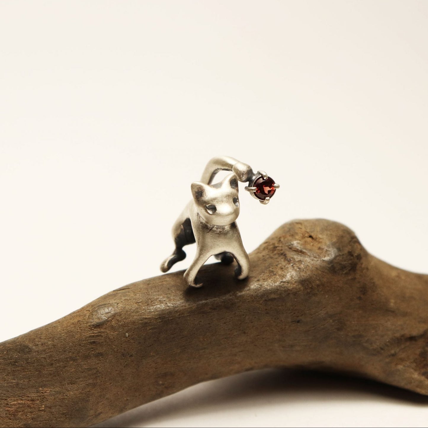 耳じゃれ猫イヤーカフ-silver