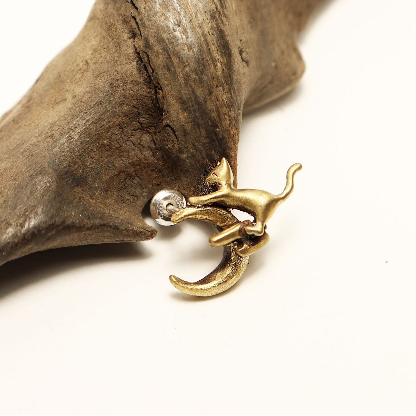 月に憧れる猫ピアス-brass