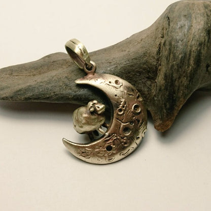 スリーピングムーン*ひつじ-Brass Pendant