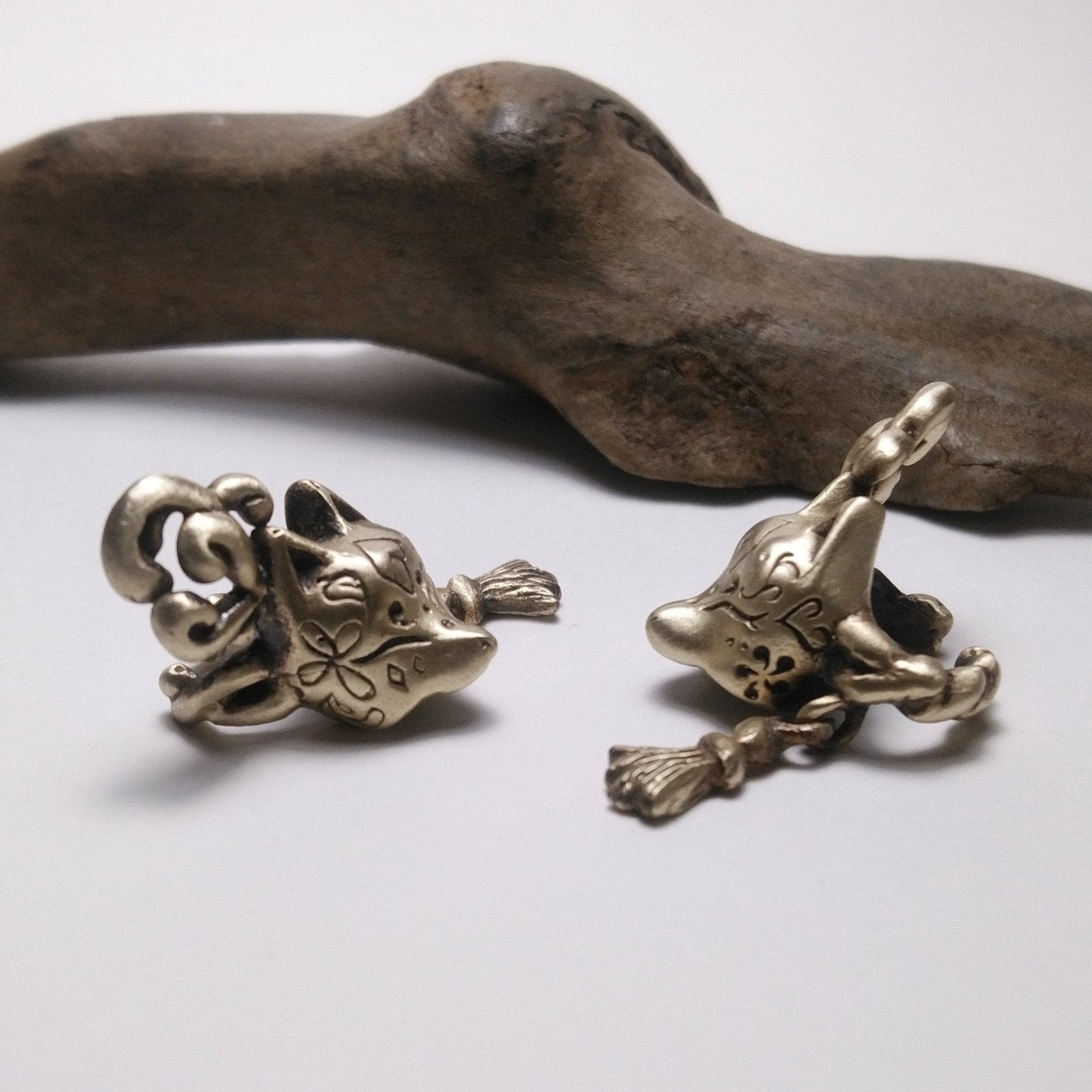 半*狐面イヤーカフⅡ-brass