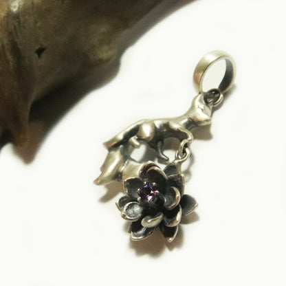 狐＊睡蓮Pendant