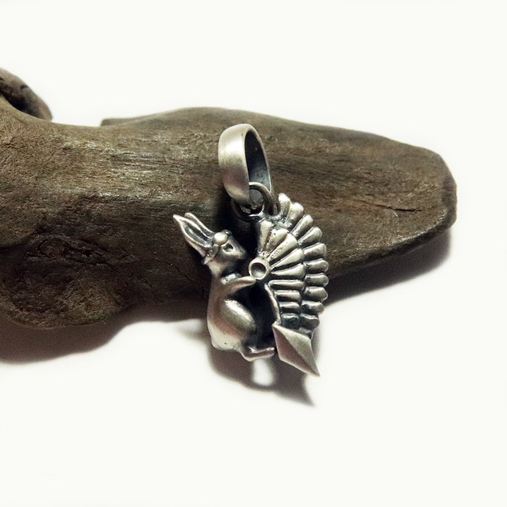 冒険うさぎPendant-星の羽