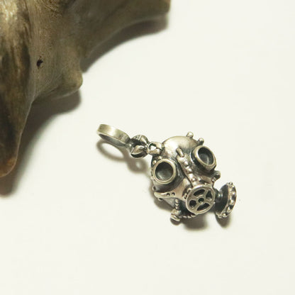 ガスマスク-Pendant-(silver